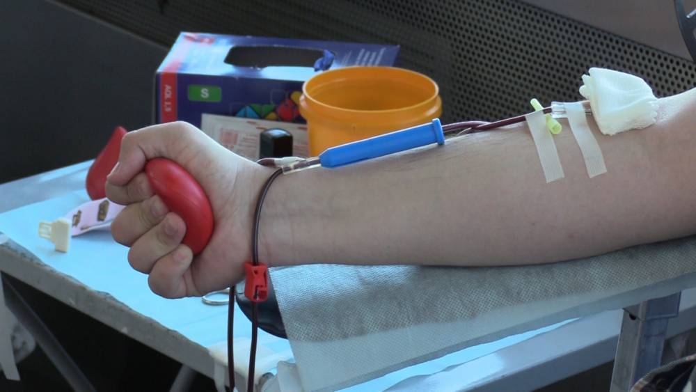 Жителям Калининского района предлагают стать донорами крови