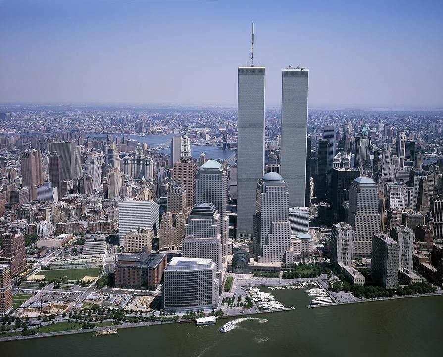 NYT удалила пост о «нацелившихся» на нью-йоркские башни самолеты в 2001 году