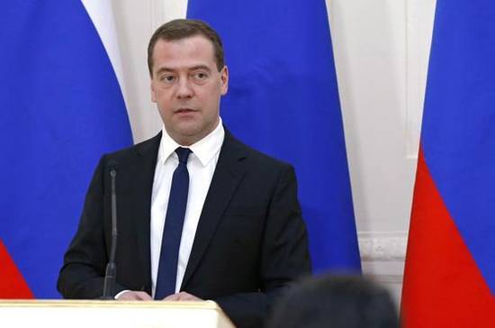 Медведев заявил о несоответствии темпов развития экономики России уровню поставленных задач