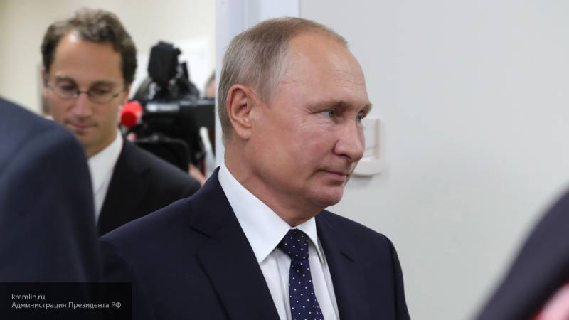 Путин узнал у Нурмагомедова, как он справляется с  акклиматизацией в командировках