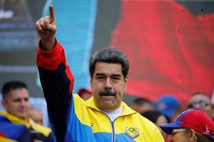 Мадуро объявил об открытии авиасообщения между Москвой и Каракасом