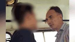 В самолёт премьера Канады въехал автобус с журналистами.