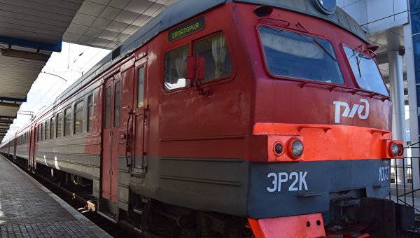 Для Крымской железной дороги закупили новые вагоны и локомотивы