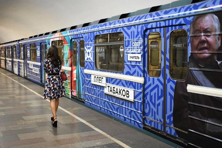 Тематический поезд в честь Олега Табакова запустили в метро