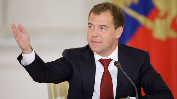 "Проект": Медведев гонит самогон в усадьбе "Миловка"
