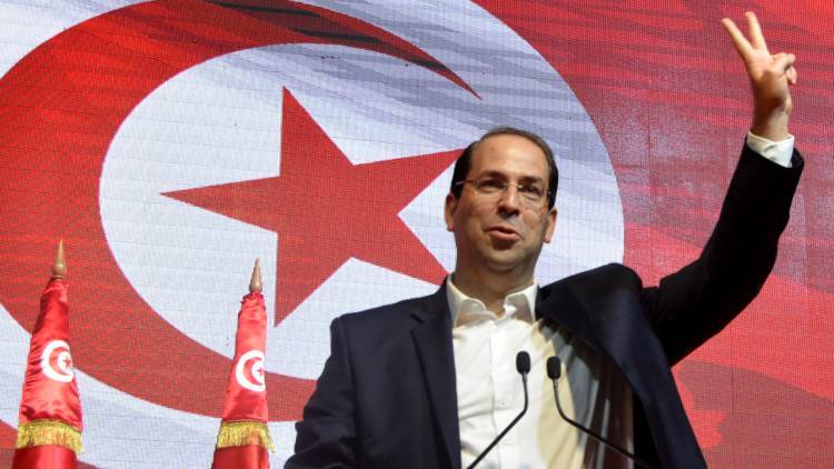 Неизвестные напали на премьер-министра Туниса в ходе предвыборной компании