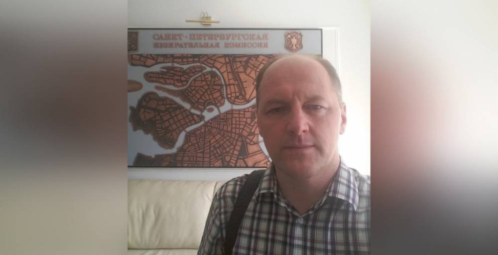 В Петербурге избили и задержали депутата в здании избиркома