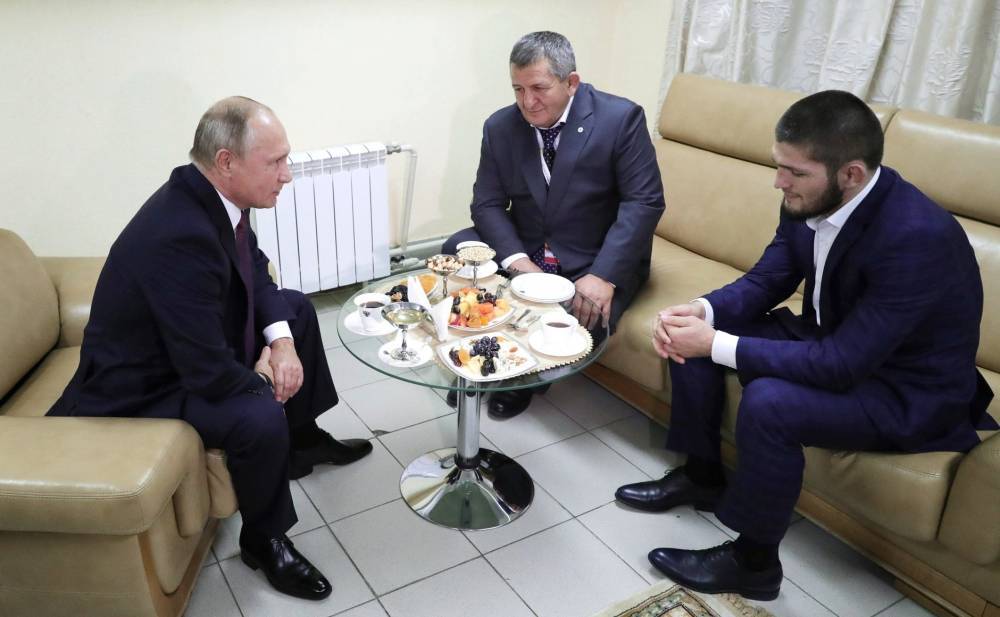 Путин встретится в Дагестане с борцом Хабибом Нурмагомедовым