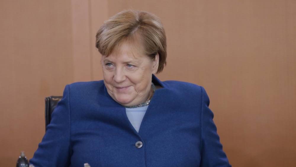 Идея Меркель отказаться от защиты США расколет Европу, заявил немецкий политолог