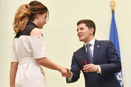 Губернатор ЯНАО учредил премии для победителей и призеров школьных олимпиад