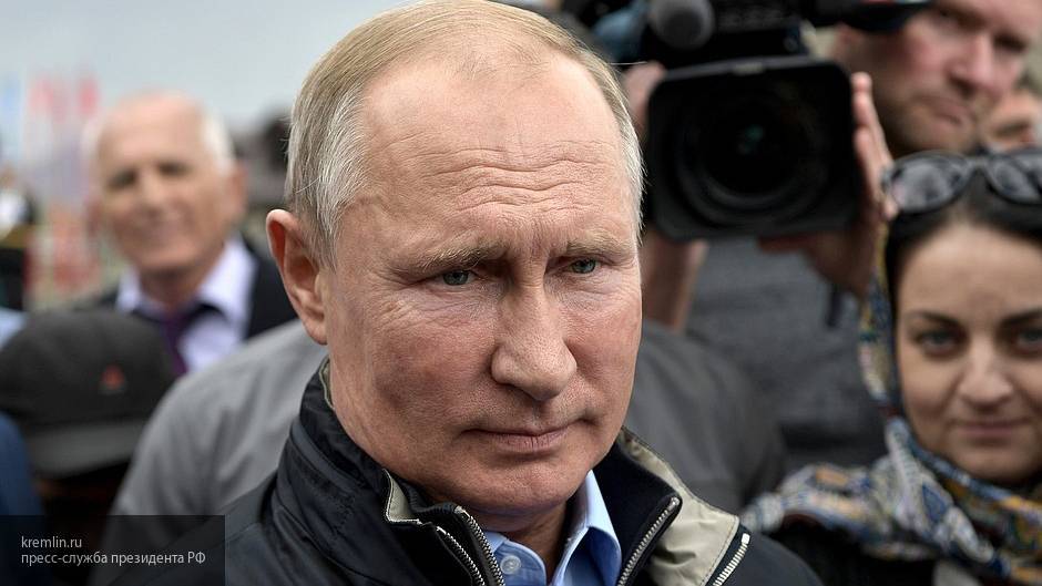 Слюнтяй не может стоять во главе государства, заявил Путин