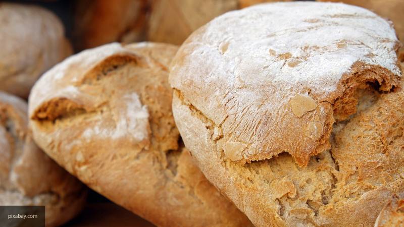 Житель Подмосковья купил хлеб с губкой внутри
