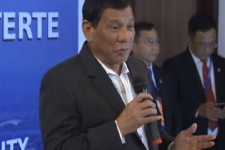Президент Филиппин разрешил гражданам стрелять в требующих взятки чиновников