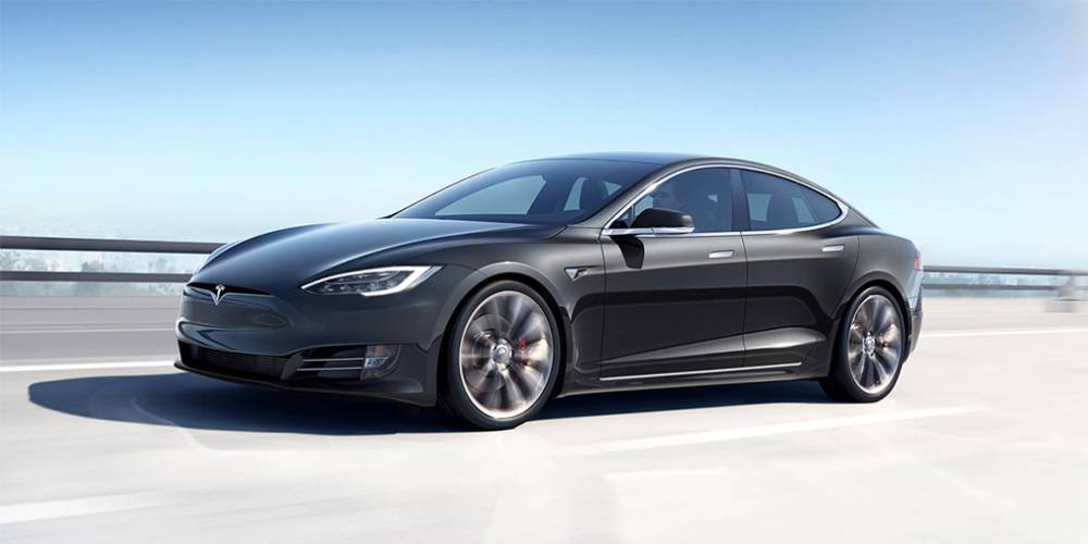 Электрокары Tesla получат новую силовую установку с тремя моторами