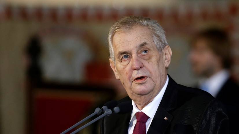Президент Чехии назвал позором решение о перемещении памятника Коневу