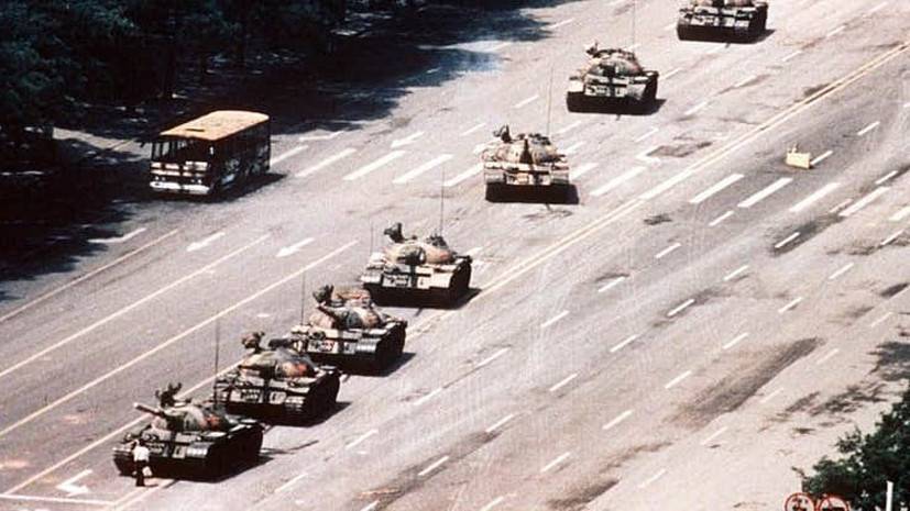 Умер автор фотографии с площади Тяньаньмэнь «Неизвестный бунтарь»