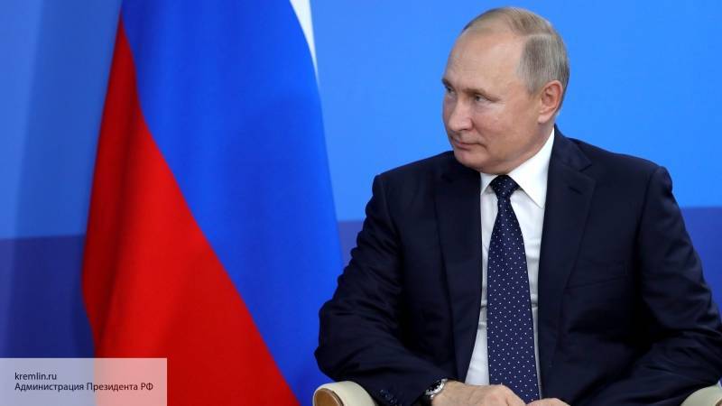 Путин поручил Генпрокуратуре, ФСБ и МВД оценить работу чиновников по охране Байкала