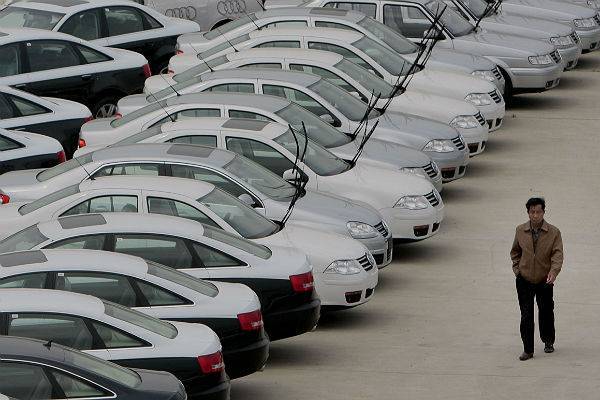 Продажи машин в Китае упали почти на 7%