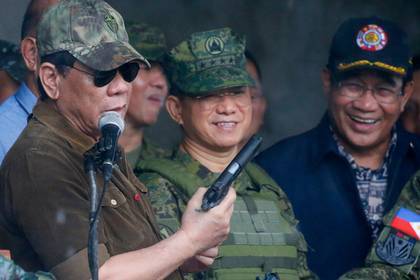 Президент Филиппин разрешил народу стрелять по коррупционерам