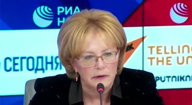 Глава Минздрава ответила на вопросы россиян в прямом эфире