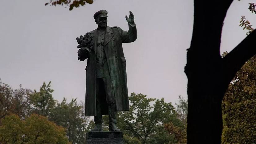 МИД России назвал циничным решение перенести памятник Коневу в Праге
