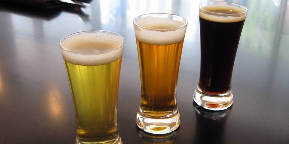 ФАС предлагает вновь разрешить рекламу пива и вина