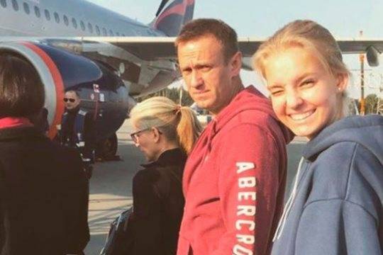 Навального заподозрили в бегстве из России
