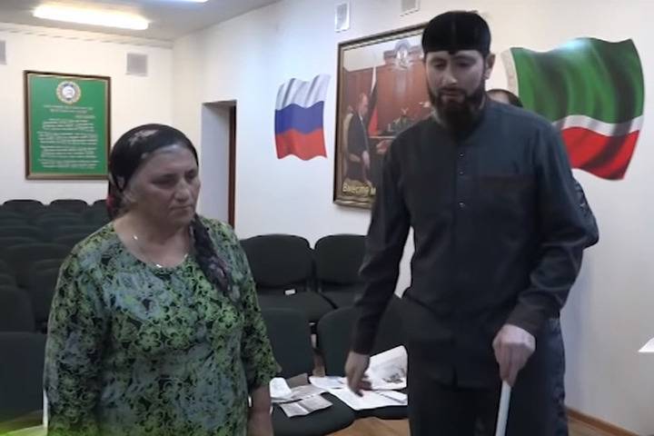 В Чечне задержали колдунью и заставили извиниться