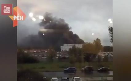 Появились видео с места крупного пожара на подстанции в Петербурге
