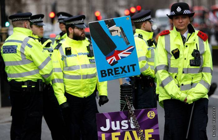 Полиция предупредила, что от "жесткого" сценария Brexit выиграет мафия