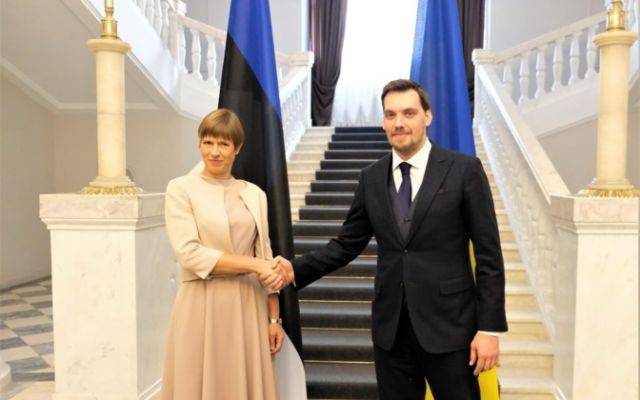 Гончарук: Украина научится у Эстонии, как сделать «государство в смартфоне»