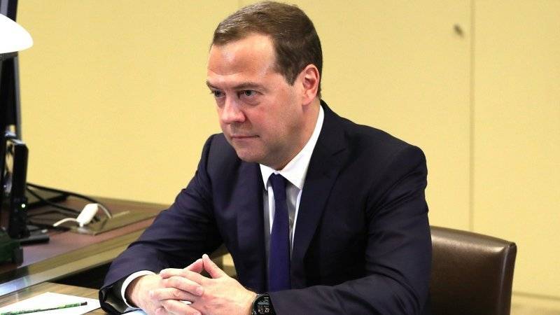 Медведев озвучил условие для перехода на четырехдневную рабочую неделю