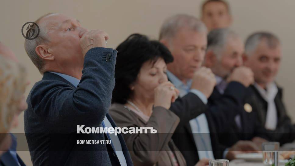 Путин выпил водку с ополченцами в Дагестане через 20 лет после данного обещания