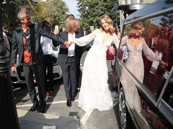 Свадьба Ксении Собчак и Константина Богомолова: онлайн-трансляция