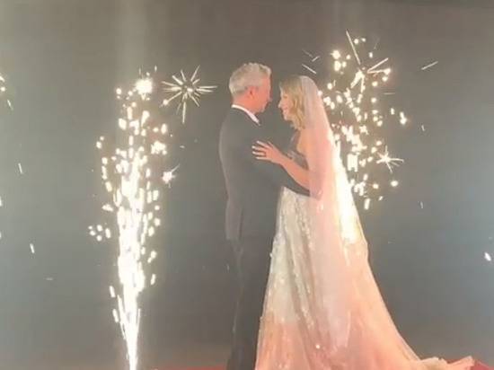 Видео страстного поцелуя Собчак и Богомолова на свадьбе опубликовала Рудковская