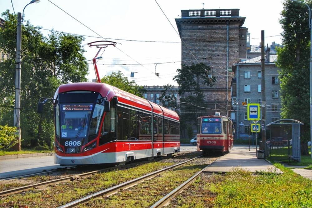 Трамваи и троллейбусы изменят маршруты на время легкоатлетического пробега в Петербурге