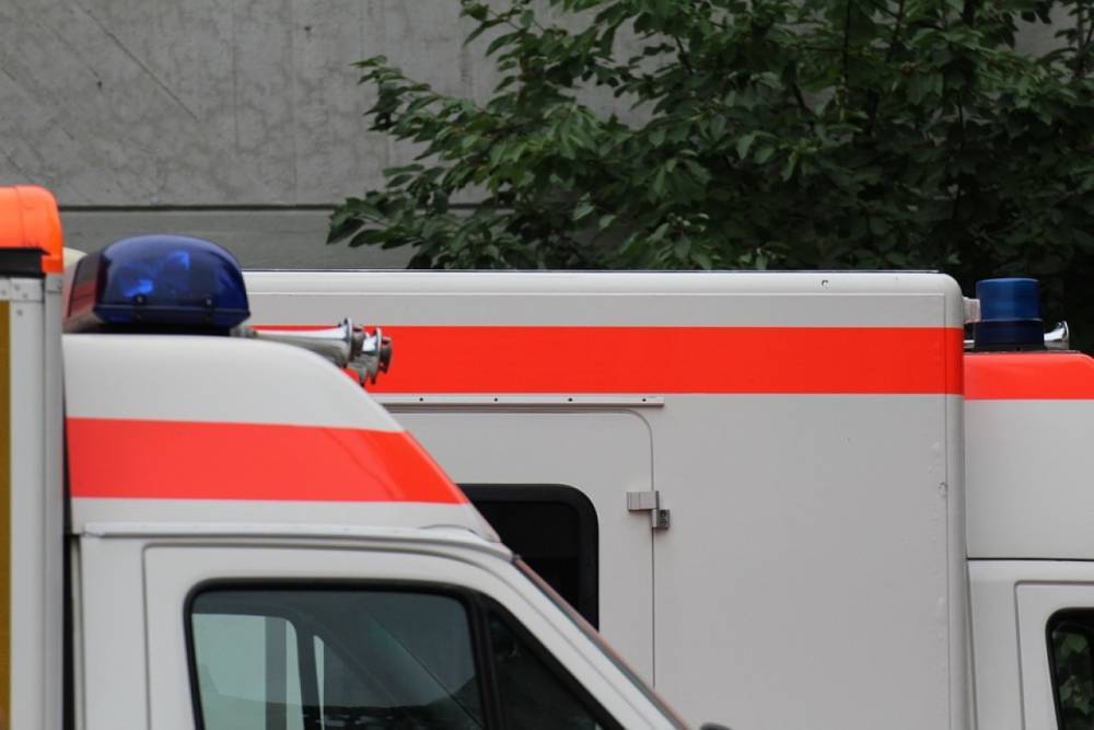 Пациент больницы в Кировске выпал из окна пятого этажа