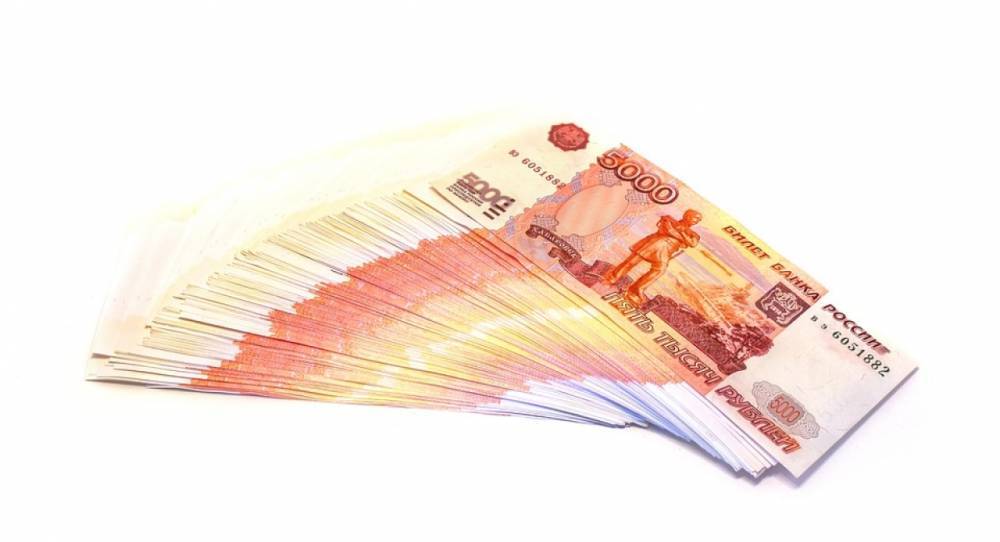 В Петербурге мошенник отдал пенсионерке вместе денег пакет с билетами банка приколов