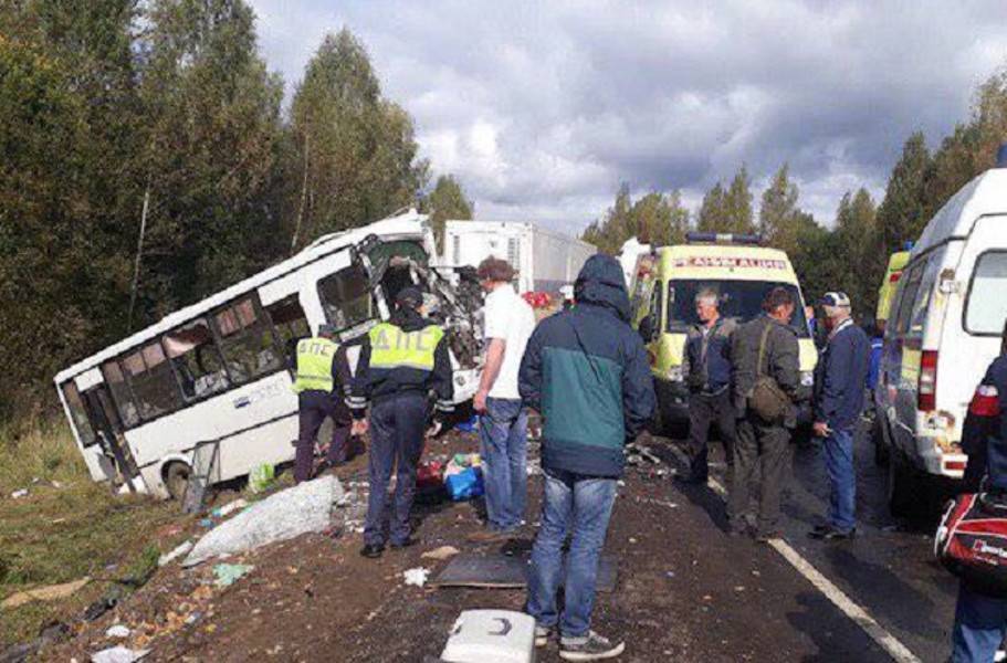 Семь человек погибли в ДТП с автобусом под Ярославлем