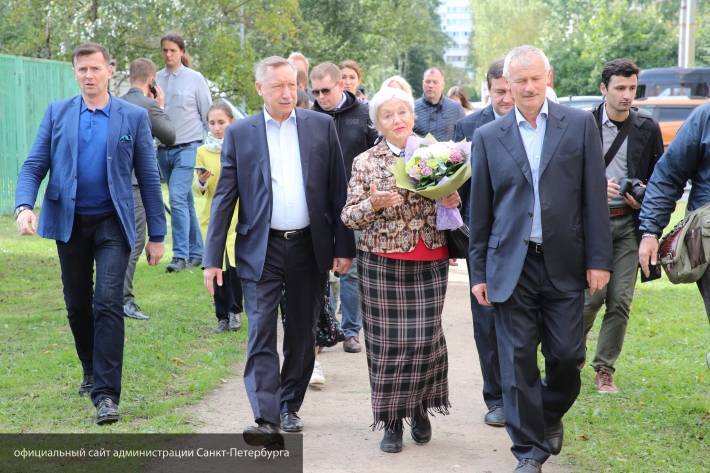Жители Приморского района выразили благодарность Беглову за благоустройство района