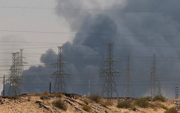 Саудовская Аравия на 50% сократила добычу нефти после взрывов на объектах Aramco