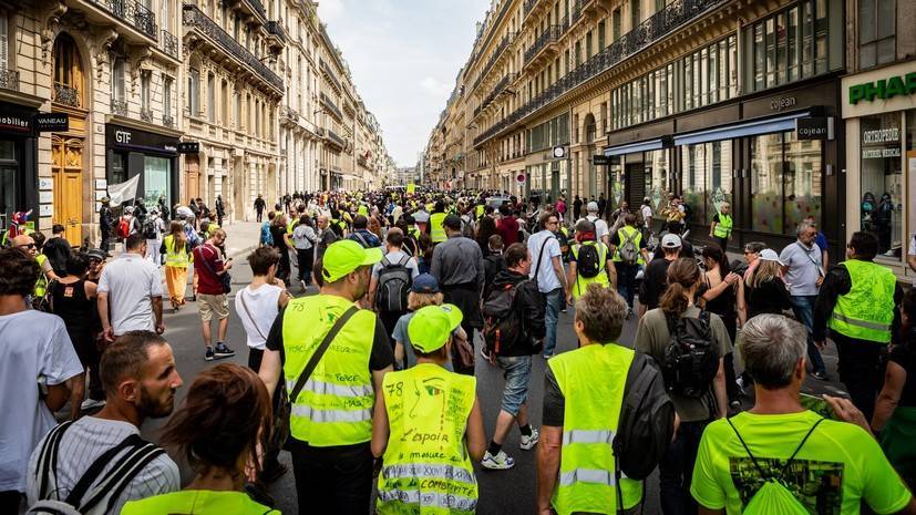 Во Франции задержали 18 человек на митинге «жёлтых жилетов»