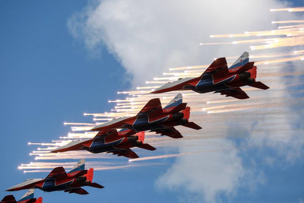 В Челябинске состоялось авиашоу «Стрижей» на самолетах МиГ-29. Фоторепортаж Znak.com