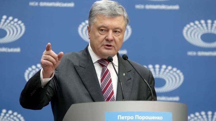 Порошенко заявил о «сворачивании демократии» на Украине