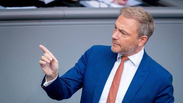 Лидер немецких либералов призвал изменить политику ФРГ в отношении России