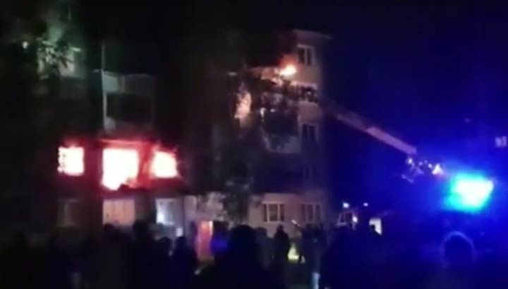 В Ангарске в одном из домов из-за взрыва самогонного аппарата произошел пожар