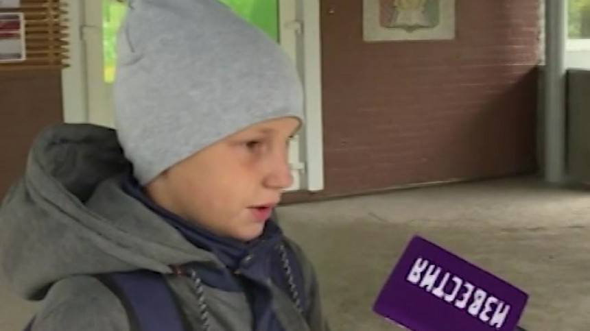 «Стильные прически нельзя»: Школьник из Сосновоборска о критике в школе — видео