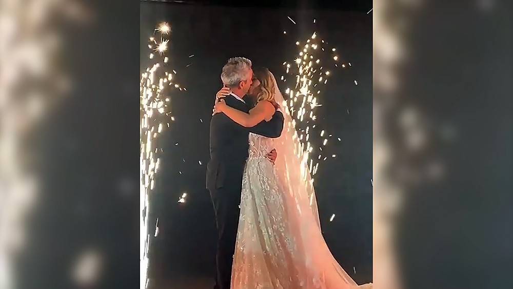 Свадебный поцелуй Собчак и Богомолова сняли на видео
