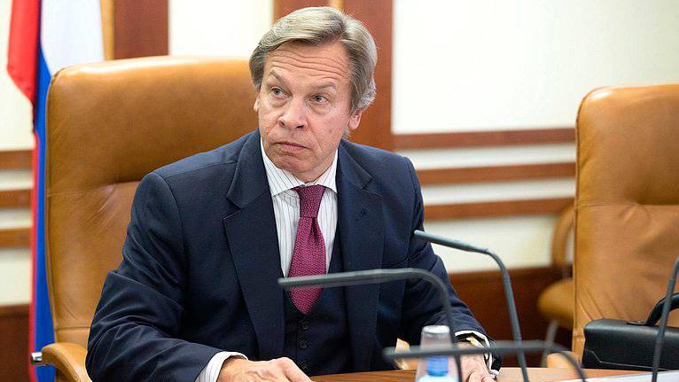 Пушков посоветовал украинскому премьеру размышлять «не об ответах России»