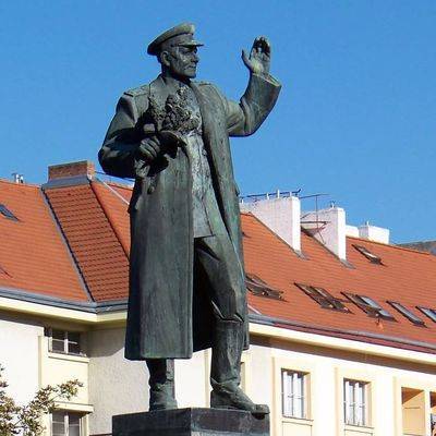 Жители Праги поддерживают мнение президента Чехии о памятнике маршалу Ивану Коневу